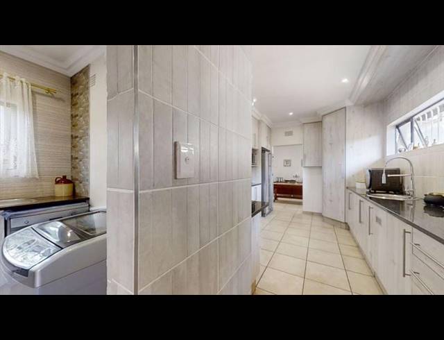3 BEDROOM HOUSE FOR SALE IN CINDERELLA